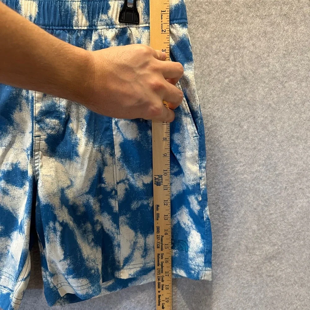 The North Face Mens Class V Pull-On Shorts Blue White Tie Dye Cloud Print Size M